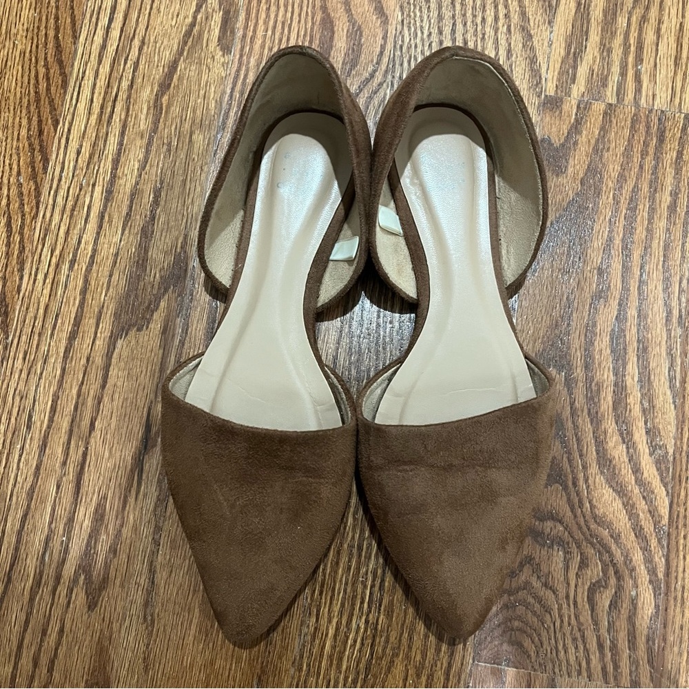 brown flats, gently worn, in great condition!